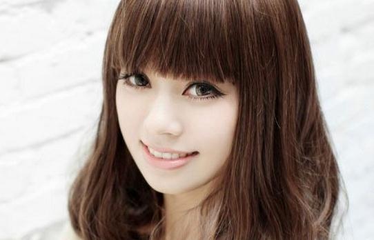 头发干枯扁塌怎么解决？