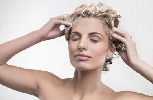 洗头不要使劲搓！正确洗头的方法