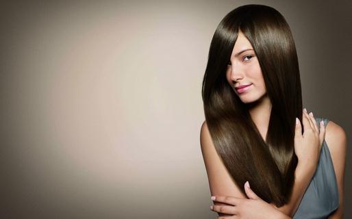 时髦低马尾的绑法-编辫子的方法