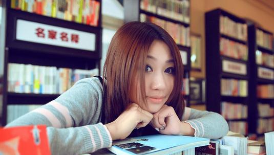 怎么用脸周头发来修饰脸型？