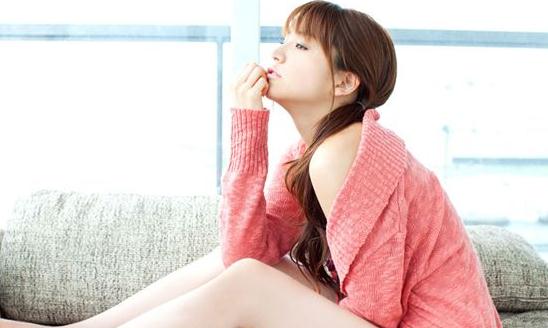 OL如何自己打造干练短发？