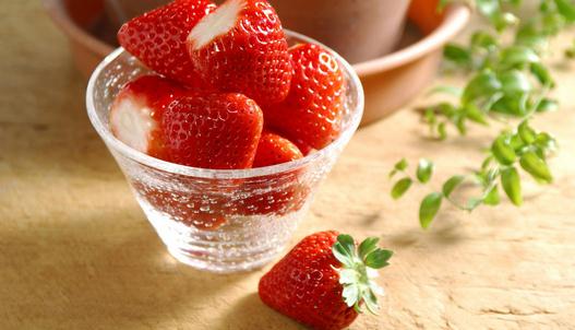 喉咙痛吃什么？香蕉可缓解咽喉肿痛