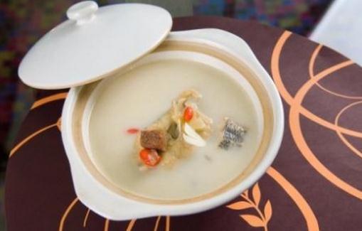 滋补女性的汤品：十全大补汤的做法