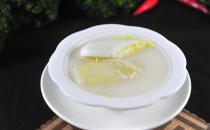 冬季滋补养生汤食谱：杜仲炖鸡汤的做法