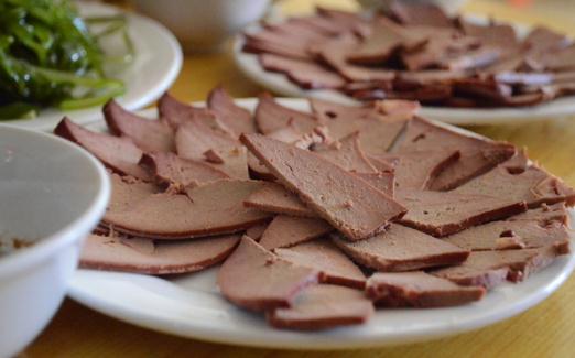 适合女人补血的食谱有哪些?菊花猪肝汤