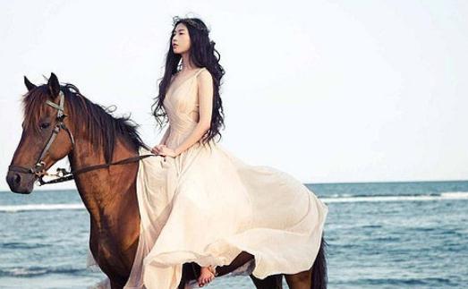 女人滋阴补肾的方法:喝莲子桂圆汤