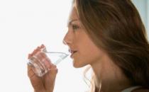 女性养气血的绝招：多喝水喝对水