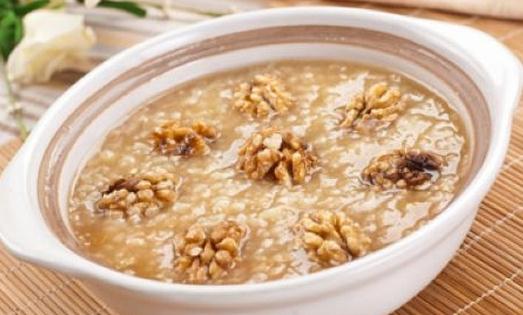 夏季美容养生汤饮:南瓜鲫鱼汤的做法