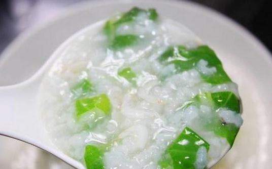 排毒通便的食谱:首乌红枣粥