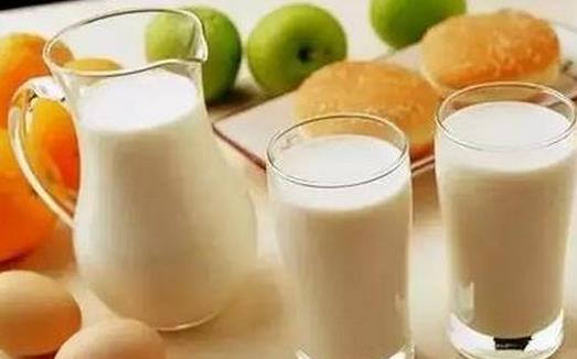 早餐只喝牛奶健康吗?一周营养早餐推荐-360常