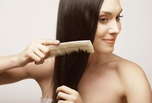 勤梳头有益秀发健康 养护秀发的8大要点