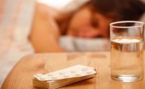 长期依赖安眠药 饱受失眠之苦