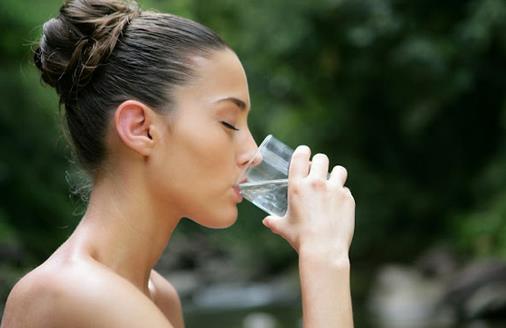 多喝水真的就能减肥吗-360常识网