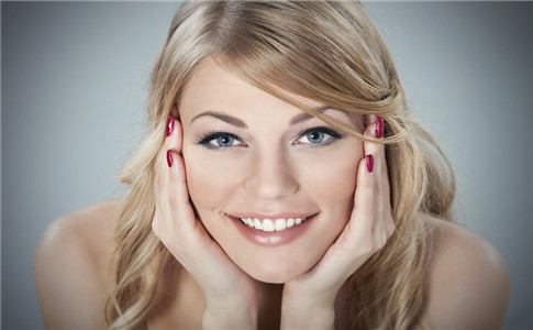 头发变稀疏是什么原因?女性衰老有5大特征