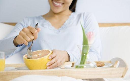 想生出健康宝宝?不要吃生鱼寿司