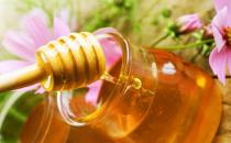 蜂蜜营养丰富 但三种人不适合喝蜂蜜