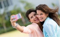 常用手机自拍可能致脊柱受伤