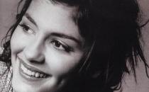 后天怎样拥有迷人的酒窝