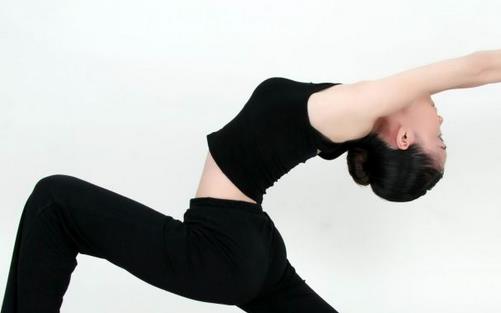 练习瑜伽好处多 女性可以防痛经-360常识网