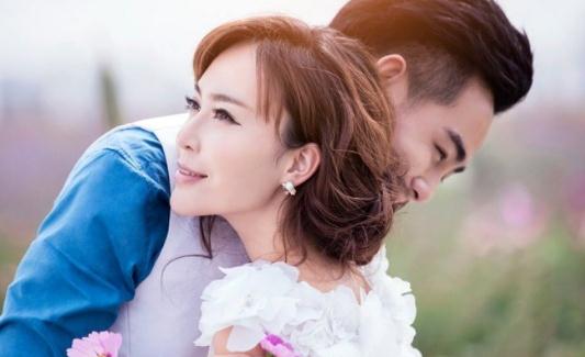 女人什么时候最美丽?玩填字游戏