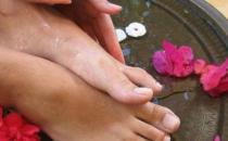 什么时候泡脚好 晚上9点泡脚最养肾