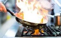 3个炒菜恶习有损健康 更有恶习会致癌