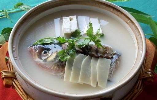 烹饪鱼头首要注意卫生！