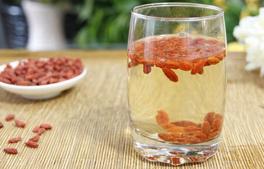 枸杞泡水有诀窍 你喝对了吗?
