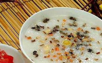 女性腊八喝粥多加点料