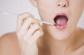 嘴唇长斑是何原因 唇部斑点不容忽视