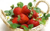 如何挑选新嫩多汁的草莓