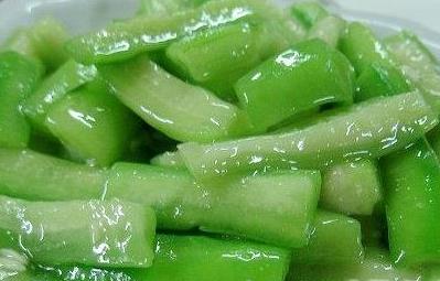 丝瓜的养生功效 女性吃丝瓜美容淡斑