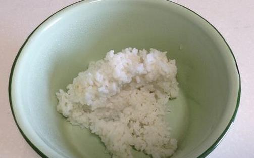 剩米饭能加热?米饭不能与5种食物同吃!