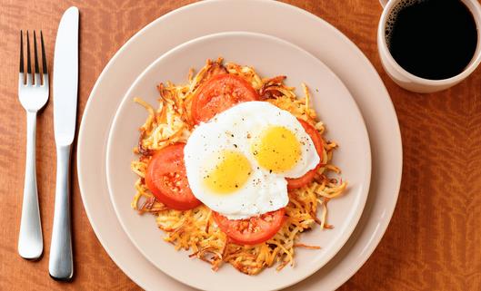 注意:边走边吃早餐危害大!