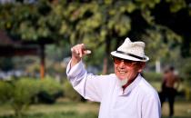 老人鼻梁高更长寿 长寿脸长什么样