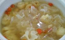 冰糖银耳汤怎么做？冰糖银耳汤的做法及功效