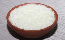 米饭夹生怎么办？四个解决米饭夹生的窍门