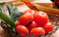 柿子的营养功效有哪些 食用要注意什么