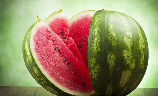 西瓜为何冰镇后更甜?存放时间勿超24小时