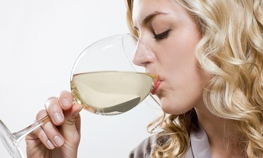 喝酒过多易伤身 喝酒到底有什么危害？