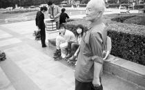 老人倒走需要注意的事项