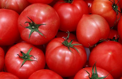 男人吃西红柿能改善精子活力