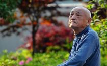 老人夜间尿频是怎么回事