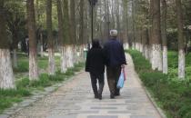 老人多走路 大脑更灵活