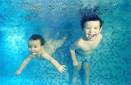 宝宝学游泳的最佳时机-宝宝学游泳的大好处