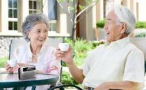 老人太瘦小心贫血