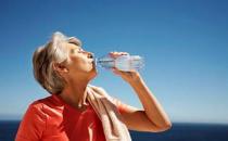 中老年人怎样自我调治口干症