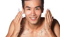 详解男士护肤品使用顺序