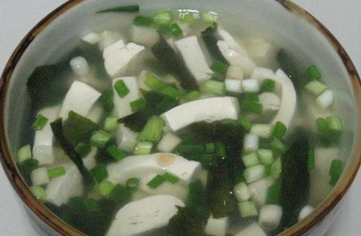 女人冬天喝什么汤养生?四款养生汤的做法