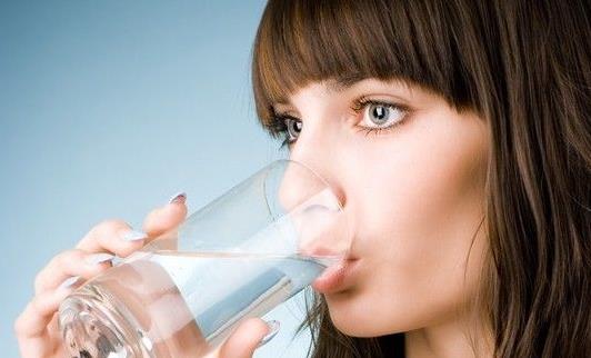 喝水也能治病 正确喝水治身体5种不适